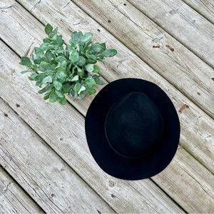 Black felt new hat with tags